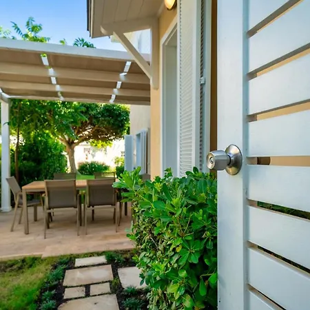 Portville Villas 27 فيلة *